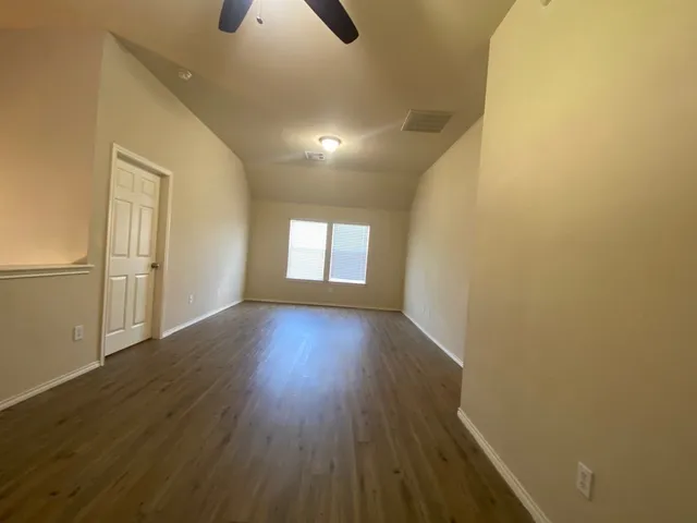 $2,650 | 2101 Crestwind Court, Pearland, TX 77584