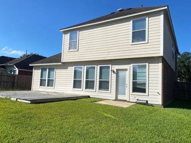 $2,650 | 2101 Crestwind Court, Pearland, TX 77584