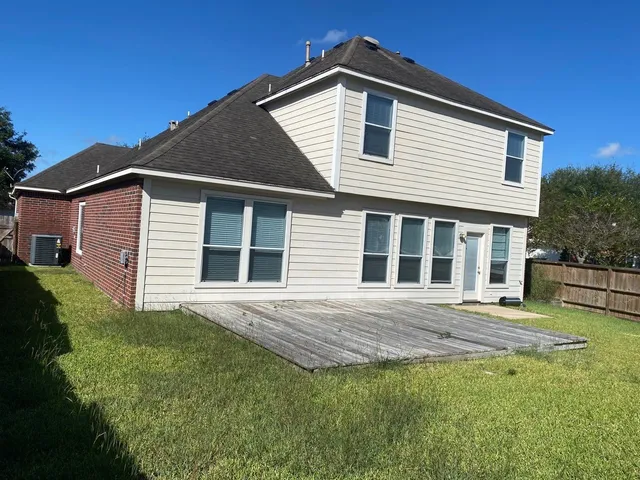 $2,650 | 2101 Crestwind Court, Pearland, TX 77584