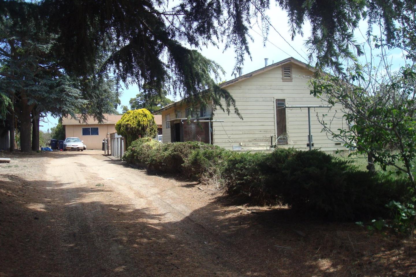 59 Russell Road, Unit A Salinas, CA 93906 - Photo 3 of 16 Gallery Image 3