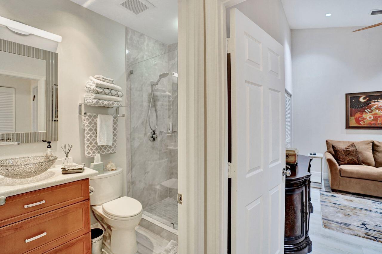 22697 Meridiana Drive Boca Raton, FL 33433 - Photo 21 of 35 Bathroom