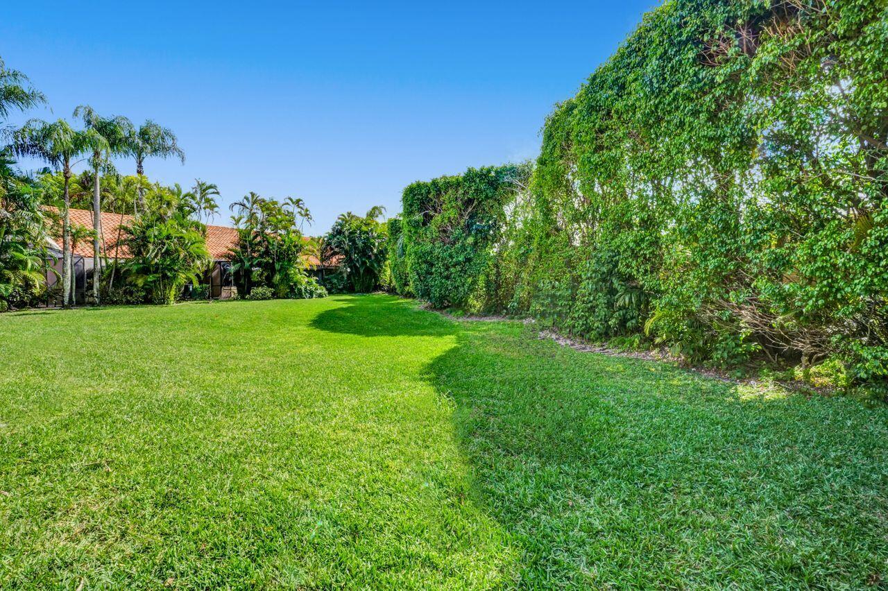 22697 Meridiana Drive Boca Raton, FL 33433 - Photo 26 of 35 Back yard