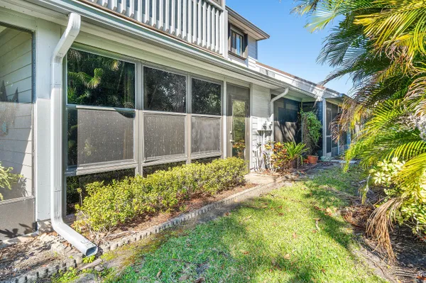 $272,500 | 6163 Southeast Georgetown Place, Hobe Sound, FL 33455