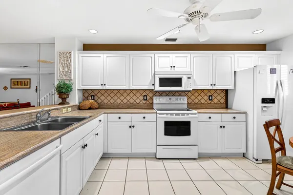 $272,500 | 6163 Southeast Georgetown Place, Hobe Sound, FL 33455