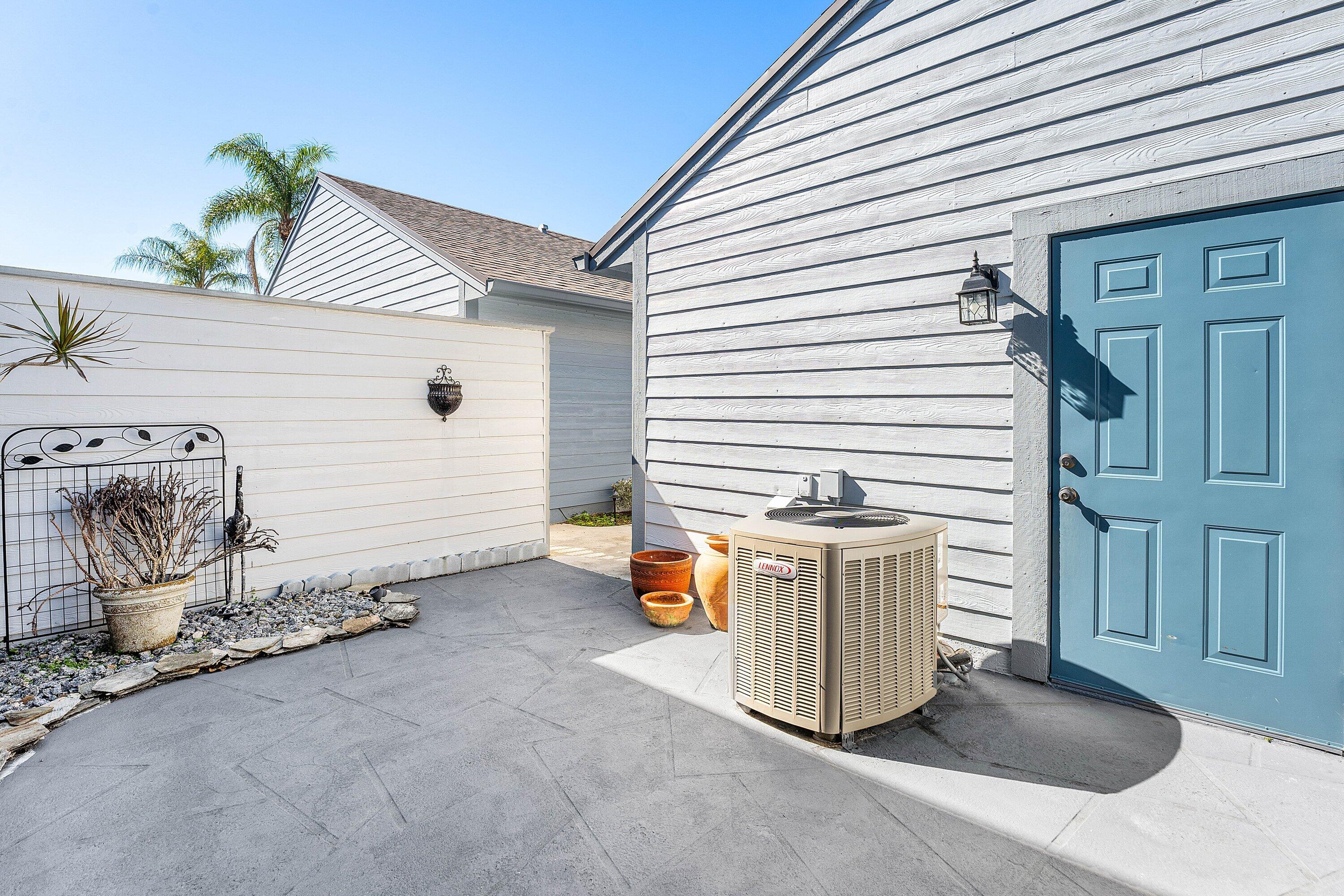 6163 Southeast Georgetown Place Hobe Sound, FL 33455 - Photo 57 of 59 courtyard