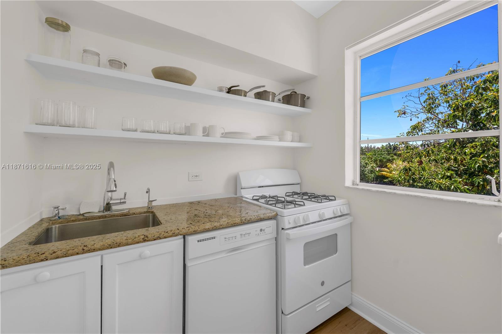 4710 Pine Tree Drive, Unit 26 Miami Beach, FL 33140 - Photo 12 of 20