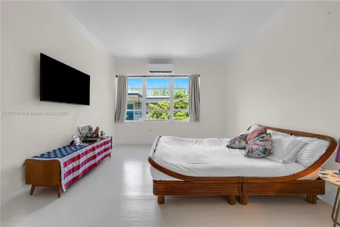 $265,000 | 4710 Pine Tree Drive, Unit 26, Miami Beach, FL 33140