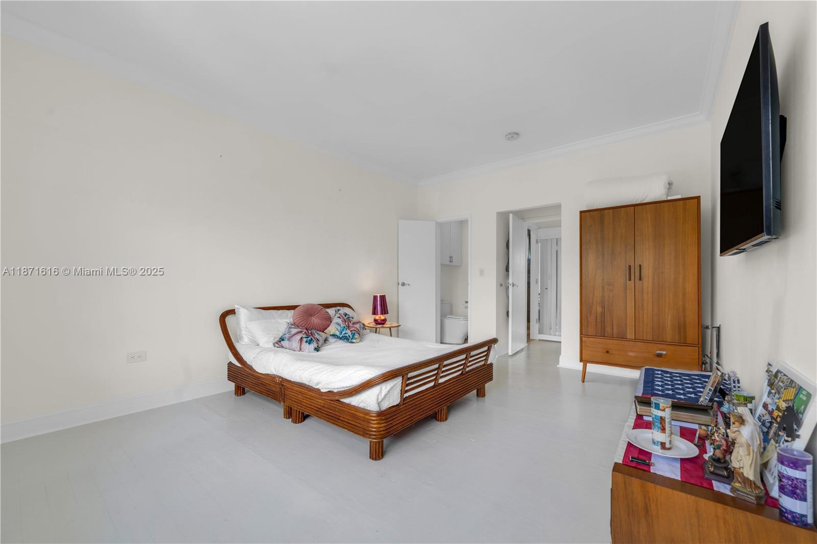 4710 Pine Tree Drive, Unit 26 Miami Beach, FL 33140 - Photo 15 of 20