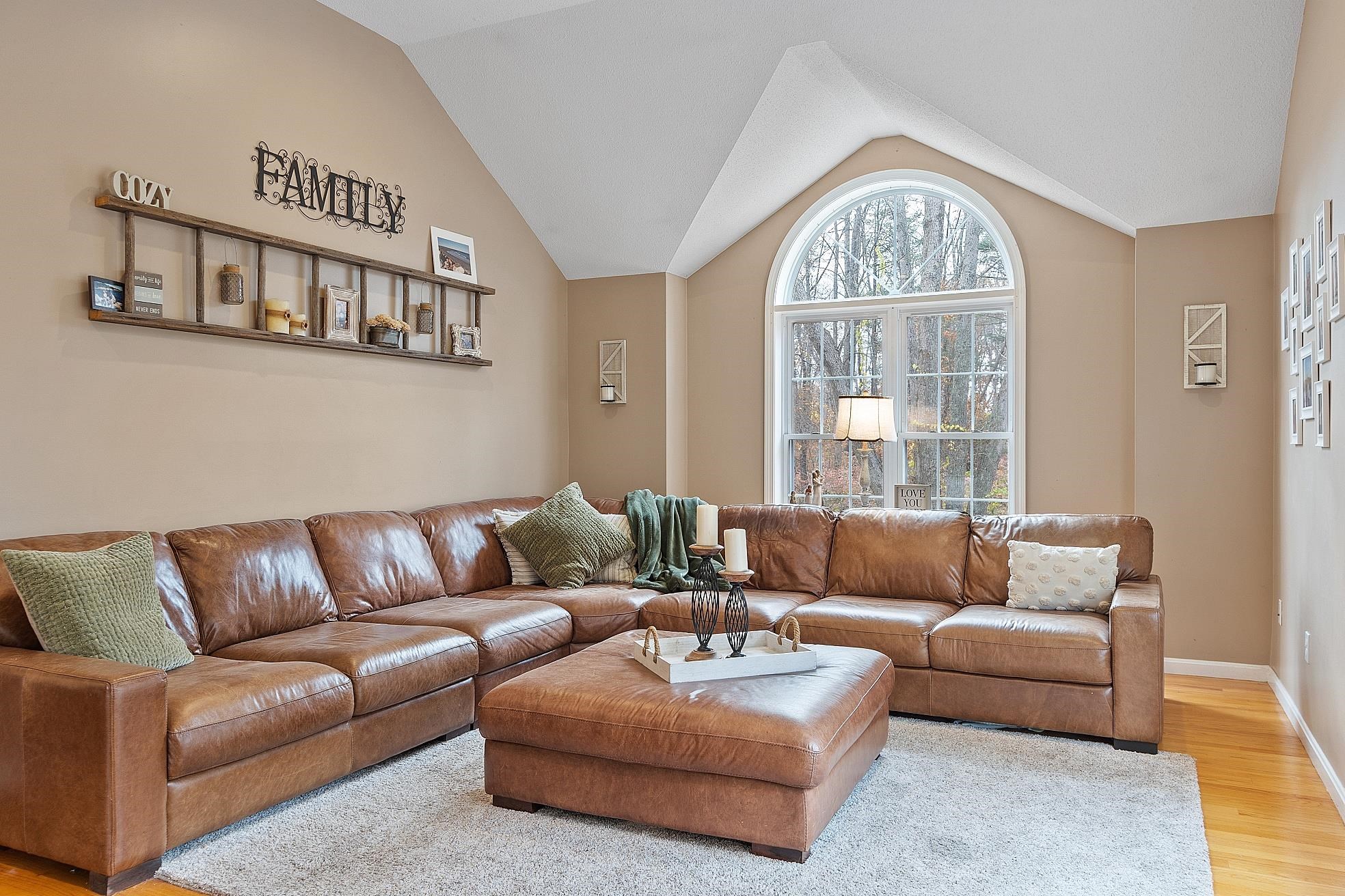 129 Dutton Road Pelham, NH 03076 - Photo 17 of 40