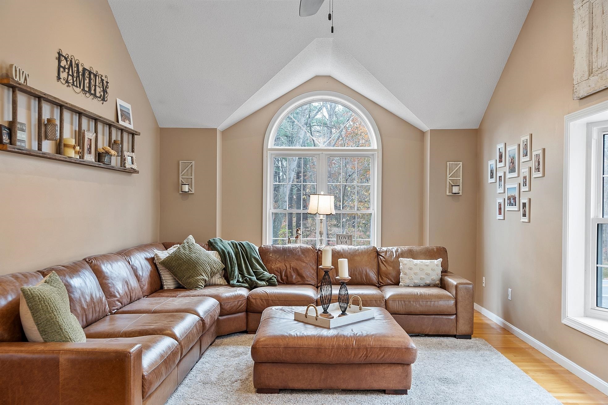 129 Dutton Road Pelham, NH 03076 - Photo 18 of 40