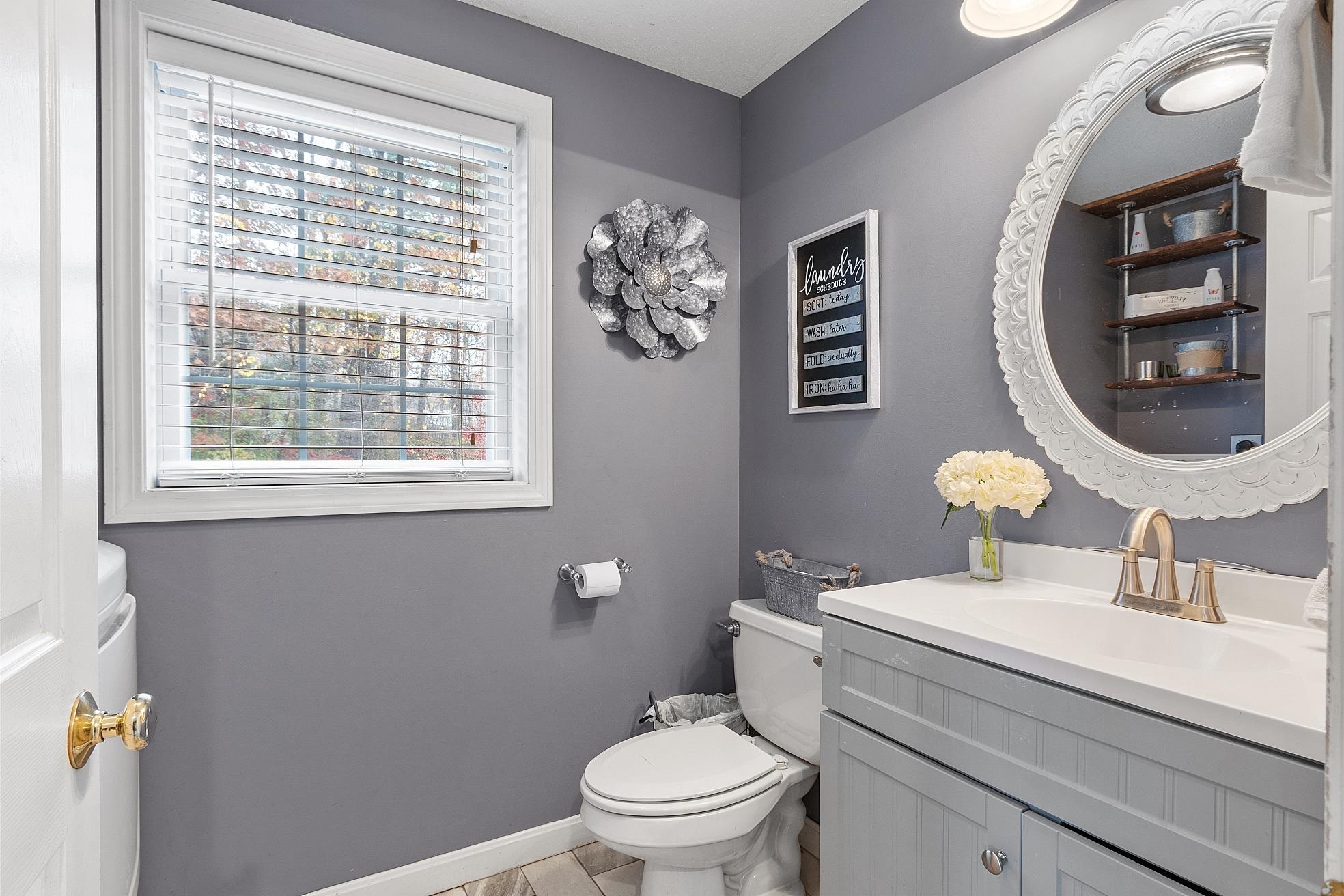 129 Dutton Road Pelham, NH 03076 - Photo 29 of 40