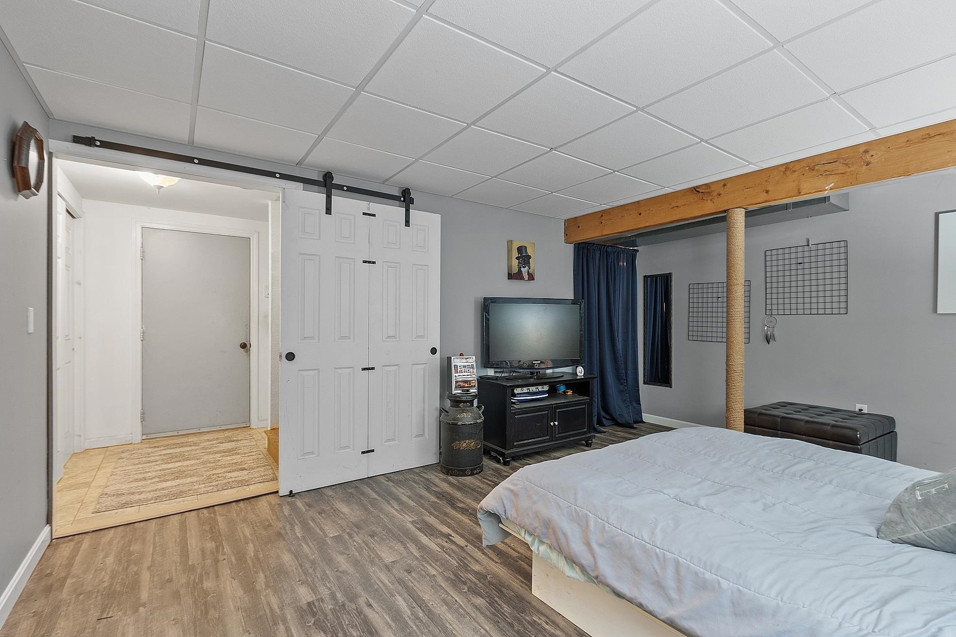 129 Dutton Road Pelham, NH 03076 - Photo 32 of 40