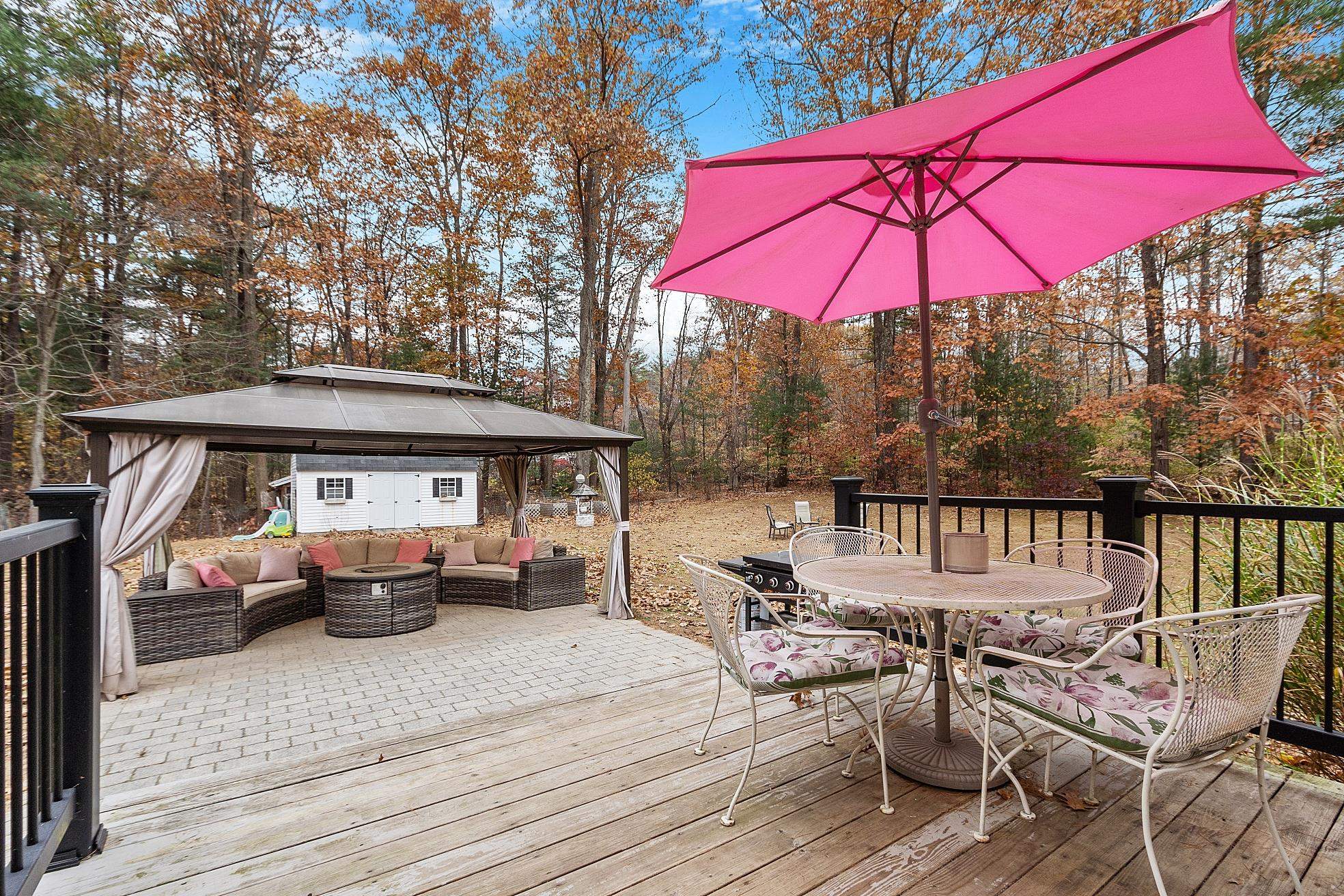 129 Dutton Road Pelham, NH 03076 - Photo 35 of 40