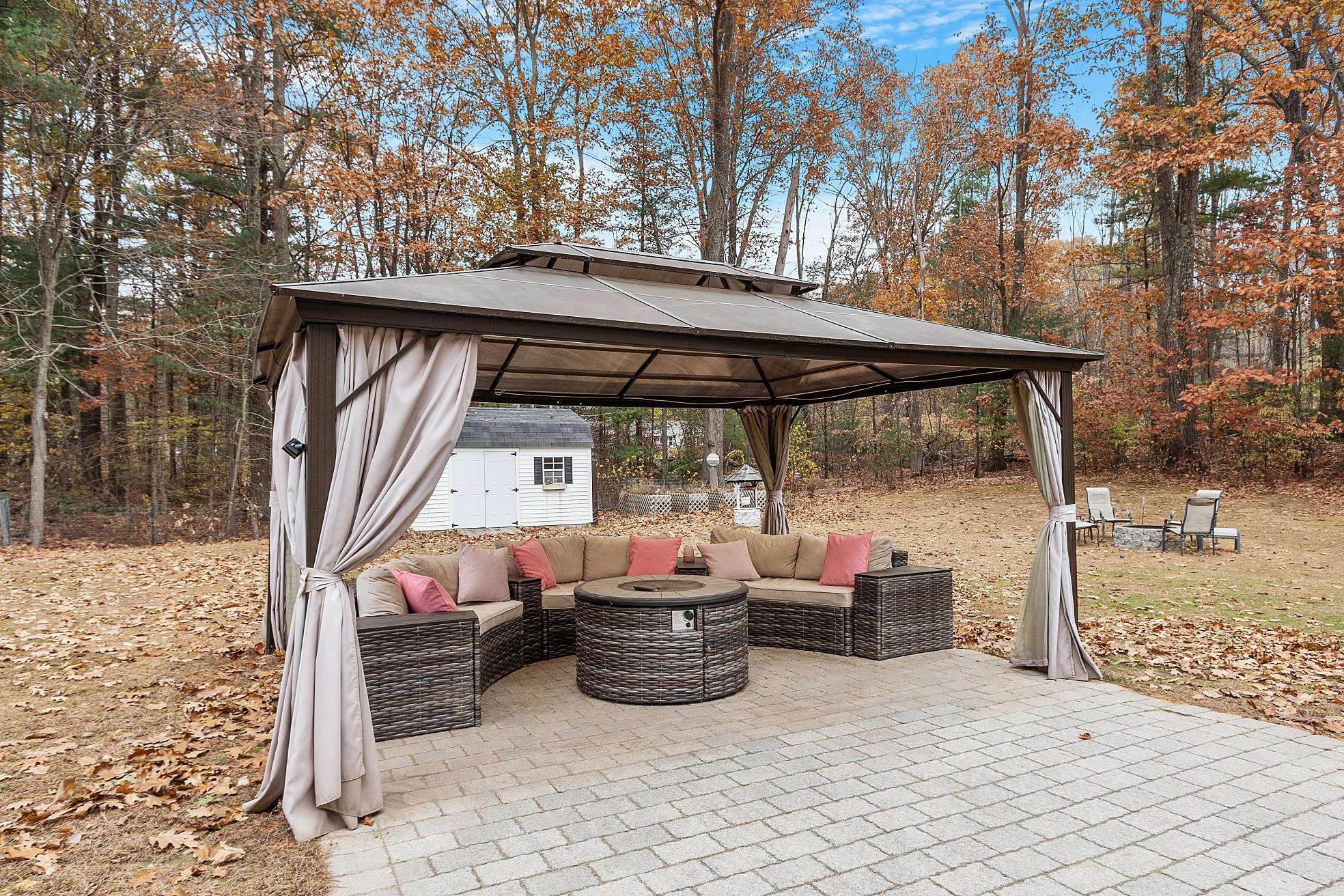 129 Dutton Road Pelham, NH 03076 - Photo 36 of 40