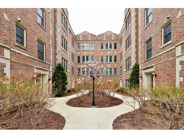 126 Callan Avenue, Unit 2B Evanston, IL 60202 - Photo 1 of 10