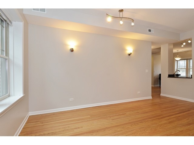 126 Callan Avenue, Unit 2B Evanston, IL 60202 - Photo 6 of 10