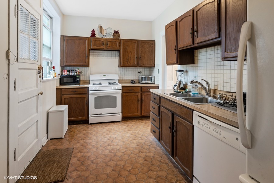 702 West Gordon Terrace, Unit 1A Chicago, IL 60613 - Photo 6 of 17