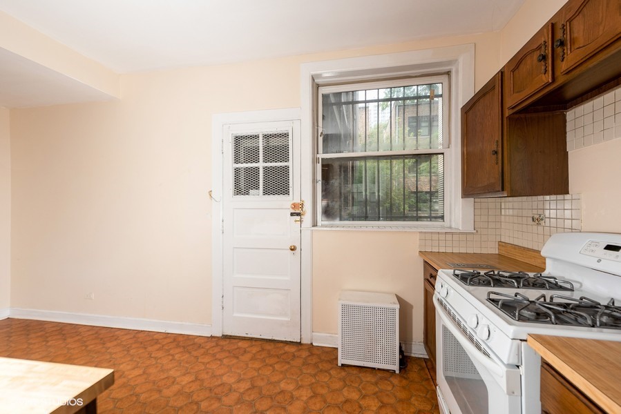 702 West Gordon Terrace, Unit 1A Chicago, IL 60613 - Photo 7 of 17