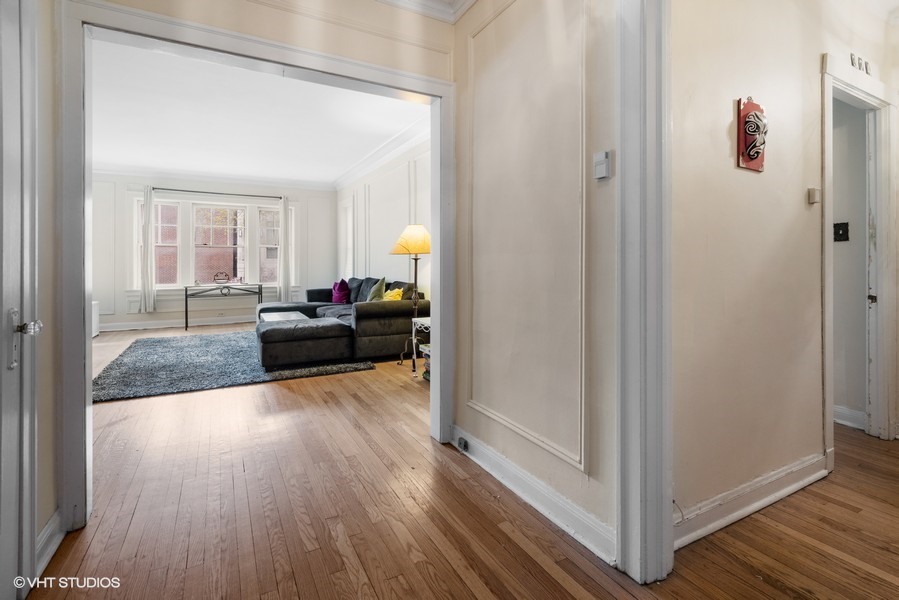 702 West Gordon Terrace, Unit 1A Chicago, IL 60613 - Photo 9 of 17