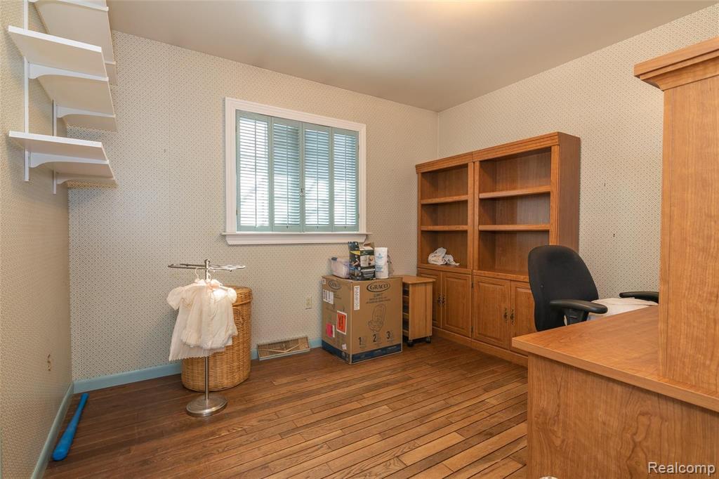 6025 Brighton Road Brighton, MI 48116 - Photo 18 of 45