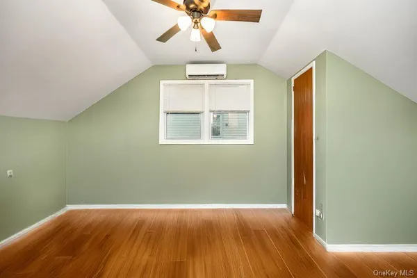 $730,000 | 257-11 147th Avenue | Rosedale
