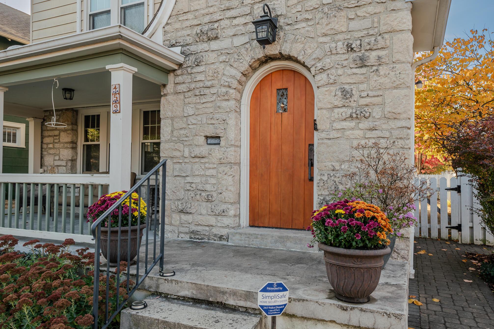 459 Tibet Road Columbus, OH 43202 - Photo 3 of 42 Arched stone entry