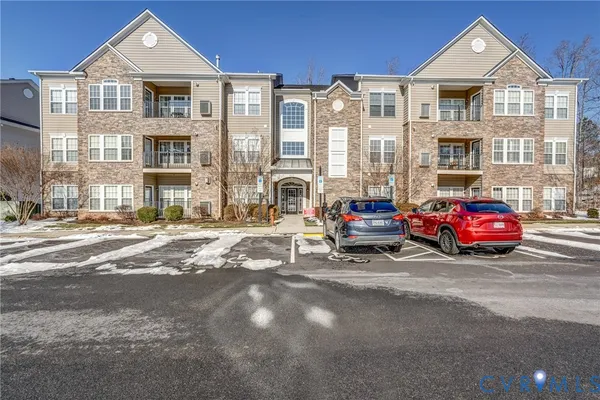 $289,950 | 1010 Westwood Village Way, Unit 201, Midlothian, VA 23114