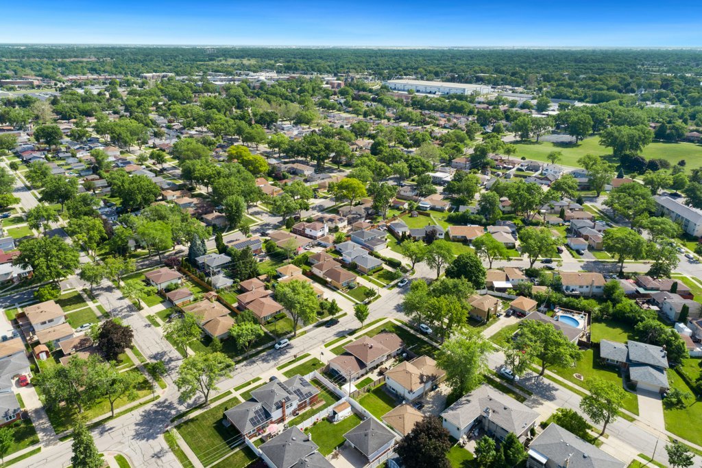 365 West Myrick Avenue Addison, IL 60101 - Photo 46 of 49 a view of a city
