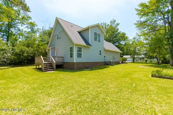$2,445 | 203 Panama Terrace, Morehead City, NC 28557