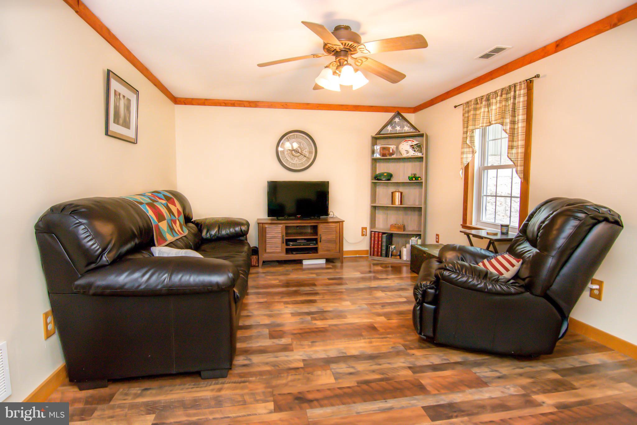 4812 Kern Road Manchester, MD 21102 - Photo 2 of 18 living room