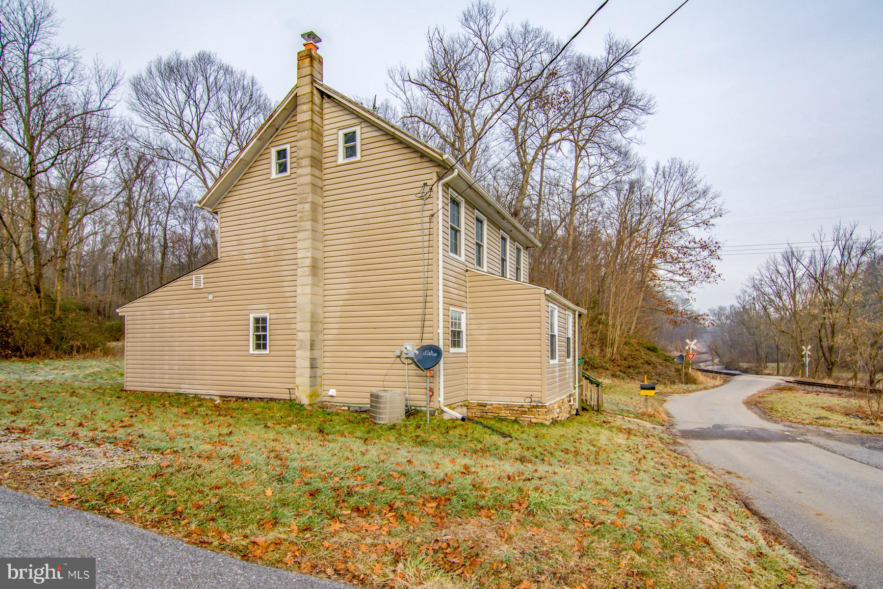 4812 Kern Road Manchester, MD 21102 - Photo 16 of 18 side view