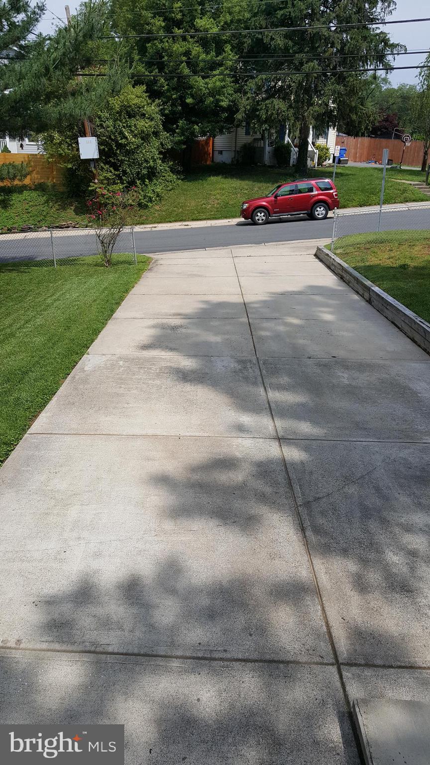 11522 Joseph Mill Road Silver Spring, MD 20906 - Photo 22 of 63 Concrete driveway- 6 spaces
