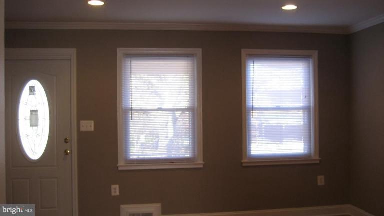 1645 Ramblewood Road Baltimore, MD 21239 - Photo 4 of 17 Living Room #3
