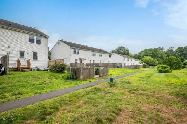 $299,999 | 5 Garland Drive, Unit 5, Glastonbury, CT 06033