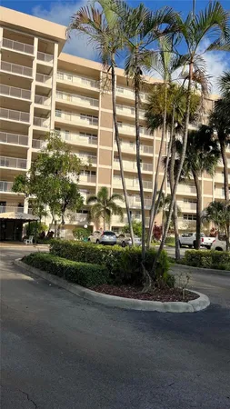 $2,200 | 2671 South Course Drive, Unit 403, Pompano Beach, FL 33069