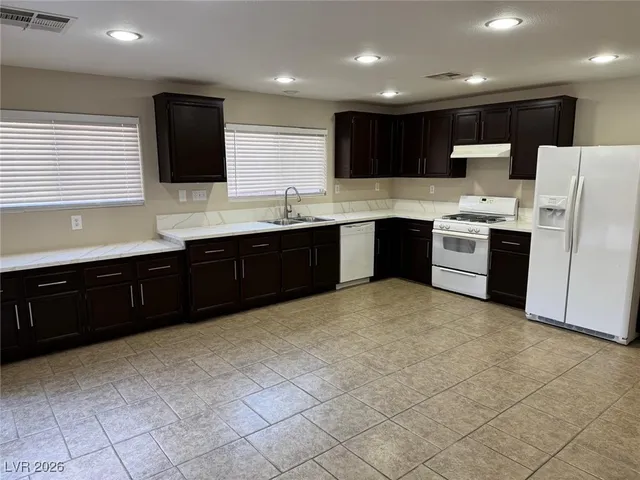 $2,095 | 6142 Windmill Island Avenue, Las Vegas, NV 89139