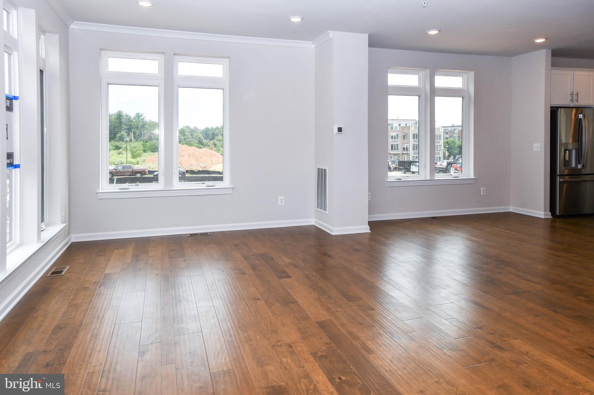 8219 Front Loop Rockville, MD 20855 - Photo 13 of 32 Gallery Image 13
