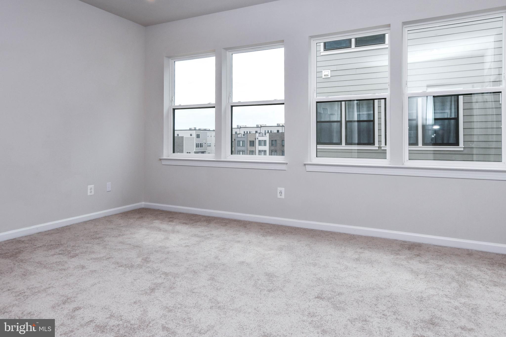 8219 Front Loop Rockville, MD 20855 - Photo 14 of 32 Gallery Image 14