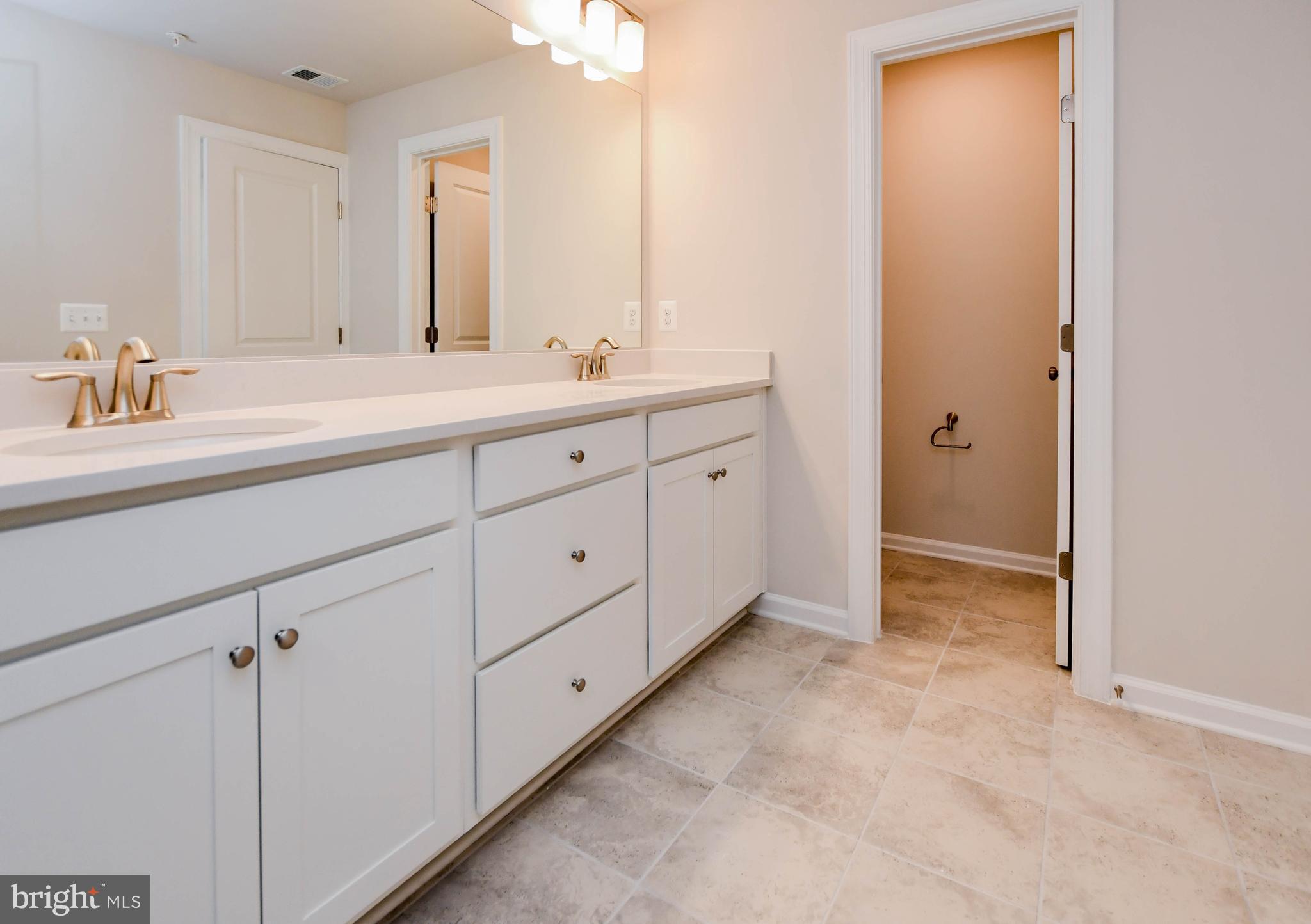 8219 Front Loop Rockville, MD 20855 - Photo 17 of 32 Gallery Image 17