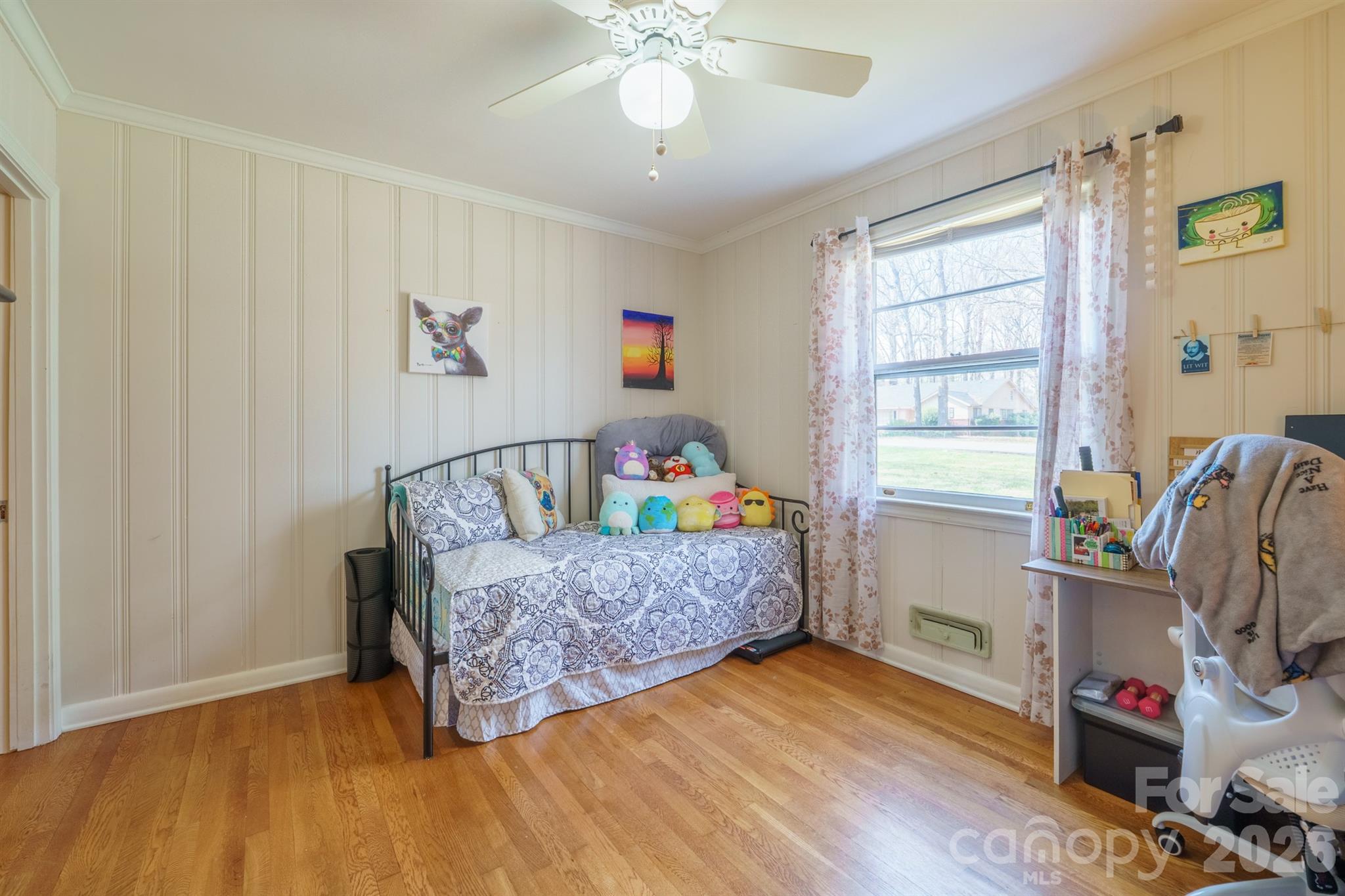 712 2nd Avenue Northwest Conover, NC 28613 - Photo 23 of 33 a living room with furniture and a window