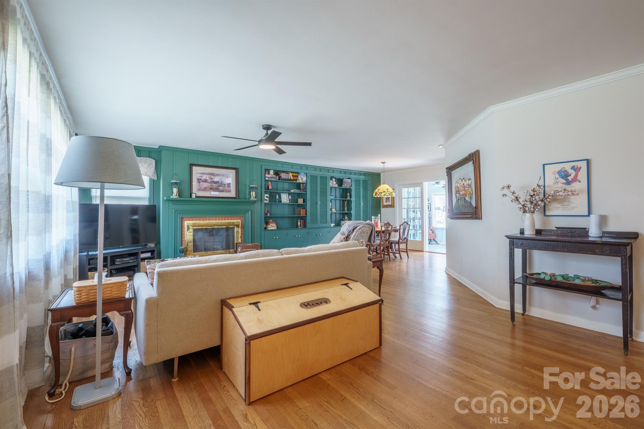 712 2nd Avenue Northwest Conover, NC 28613 - Photo 5 of 33 a living room with furniture and a wooden floor