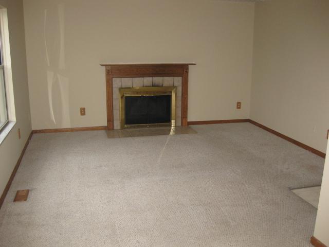 650 Crofton Loop Delaware, OH 43015 - Photo 3 of 14 Gallery Image 3