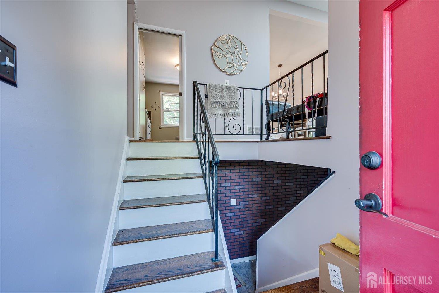 12 Gales Road Edison, NJ 08837 - Photo 4 of 35 a view of entryway