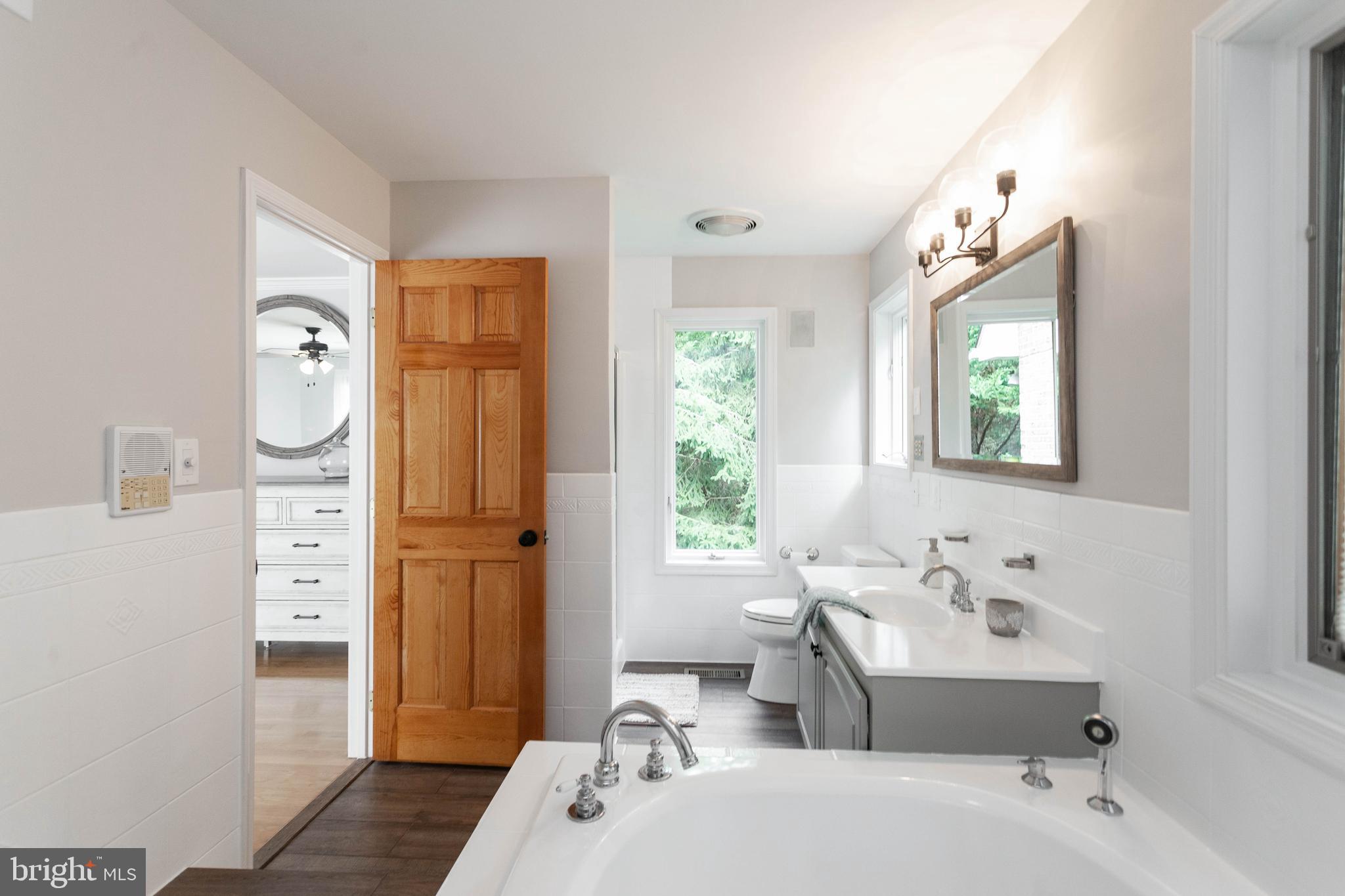 3971 View Top Road Ellicott City, MD 21042 - Photo 3 of 35 Updated Master Bath
