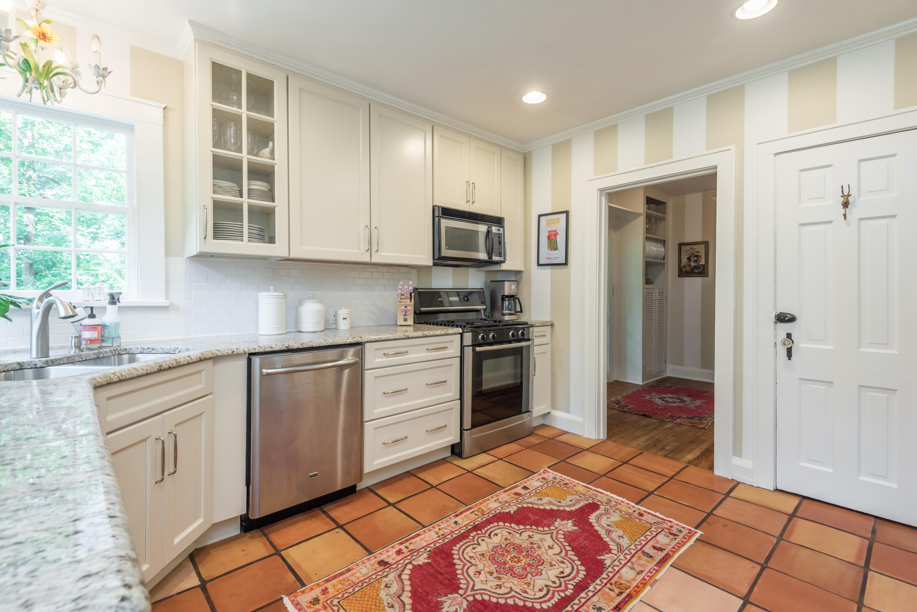 1525 Duncan Road Knoxville, TN 37919 - Photo 17 of 40 1525DuncanRd3-16