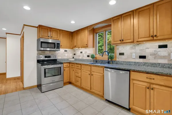 $3,100 | 228 North Granby Road, Granby, CT 06035