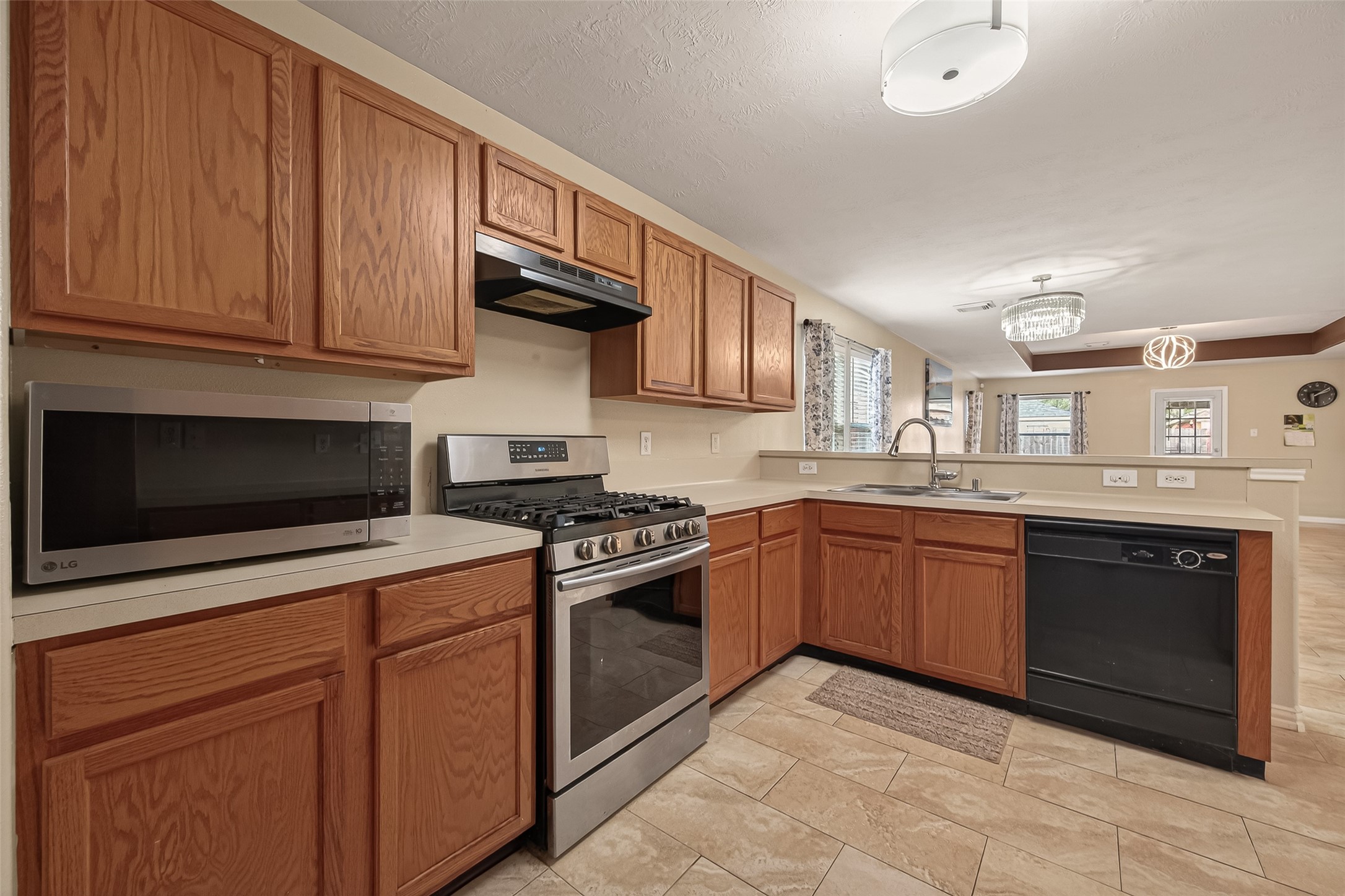 8907 Rainesville Lane Houston, TX 77075 - Photo 13 of 43
