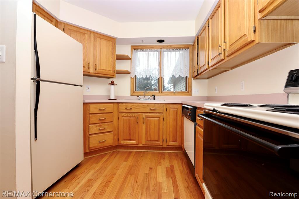 3064 Rivers Edge Drive Wayne, MI 48184 - Photo 8 of 28 Gallery Image 8
