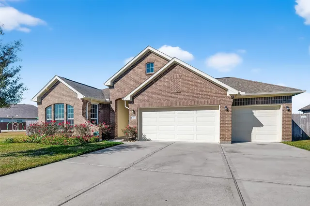 $349,999 | 23309 Zinfandel Drive, Alvin, TX 77511