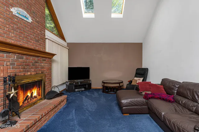 $529,900 | 3 Buckingham Court, Clifton Park, NY 12065